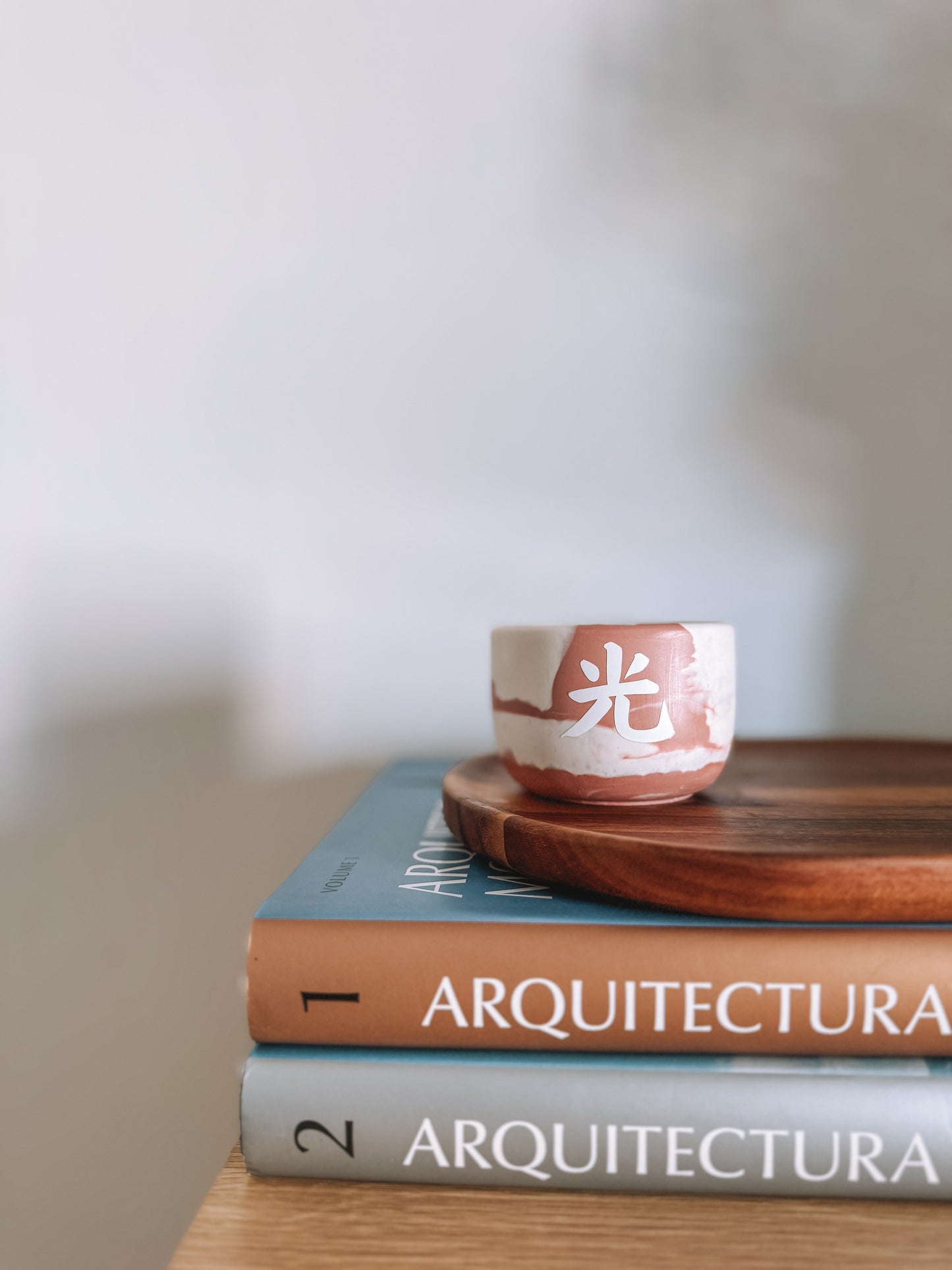 Vela pequena creme & coral - Edição black week