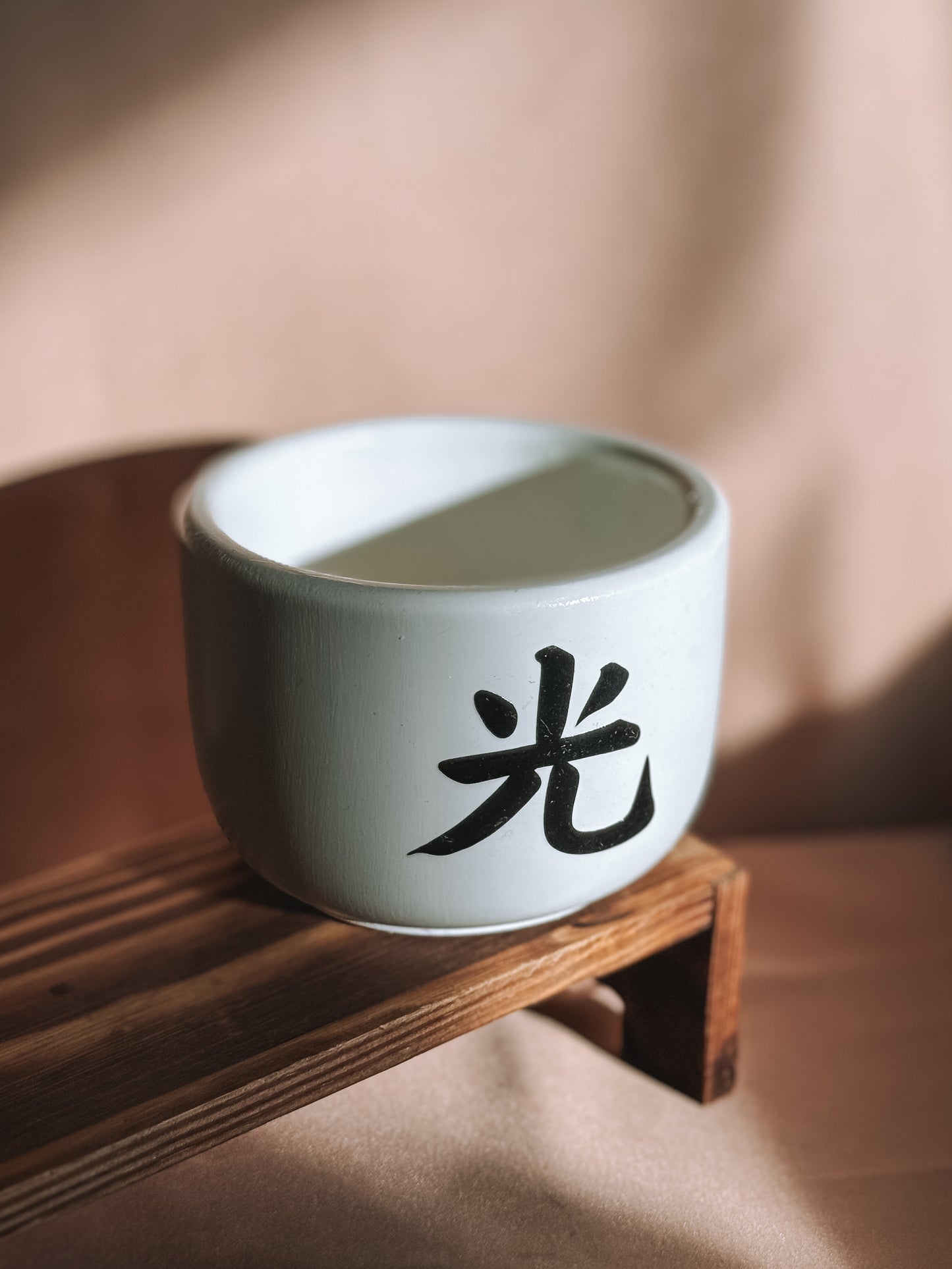 Medium white candle - Black week edition