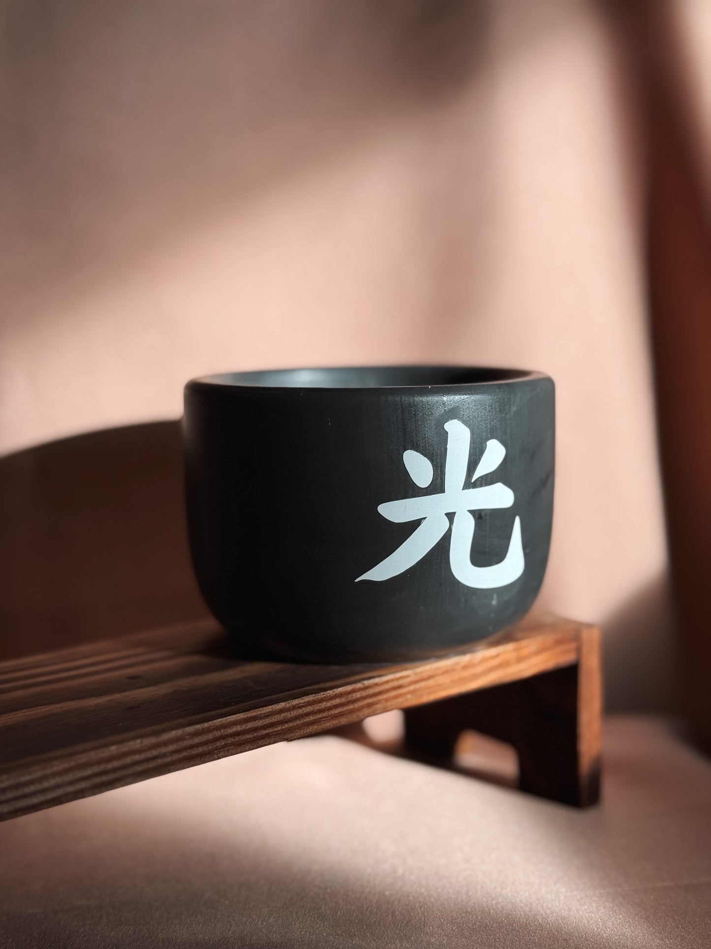 Medium dark gray candle - Black week edition